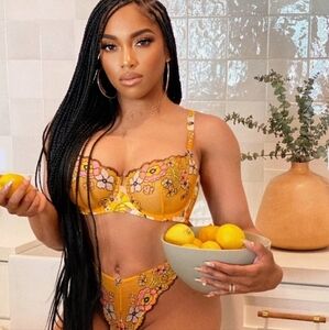 Savage x Fenty Mod Poppy Lace Bra & Panty set